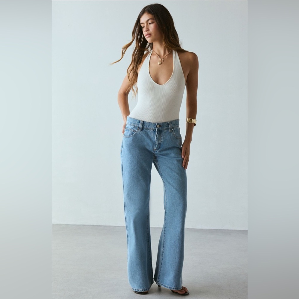 Abrand 99 Gigi Low-Rise Baggy Flare Jean